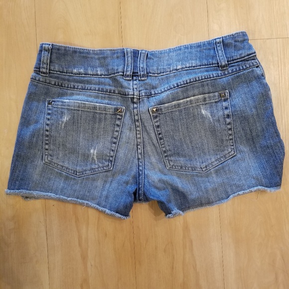 ELLE Destroyed, Paint-splattered shorts - Picture 2 of 5